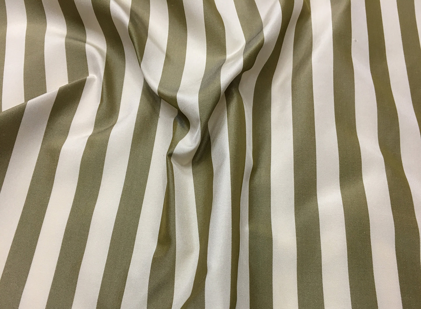 silk stripe 1247c