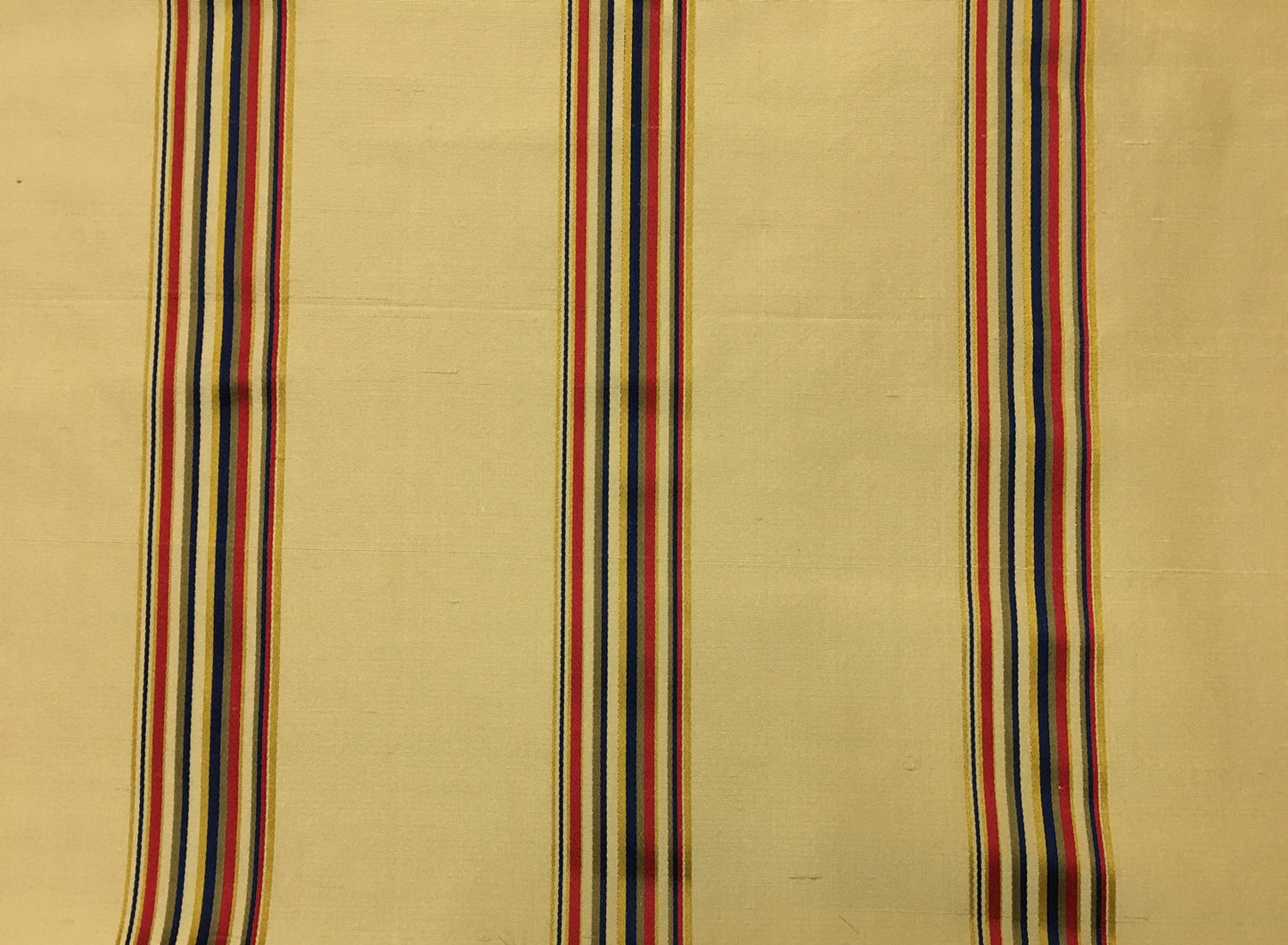 silk stripe 2057c