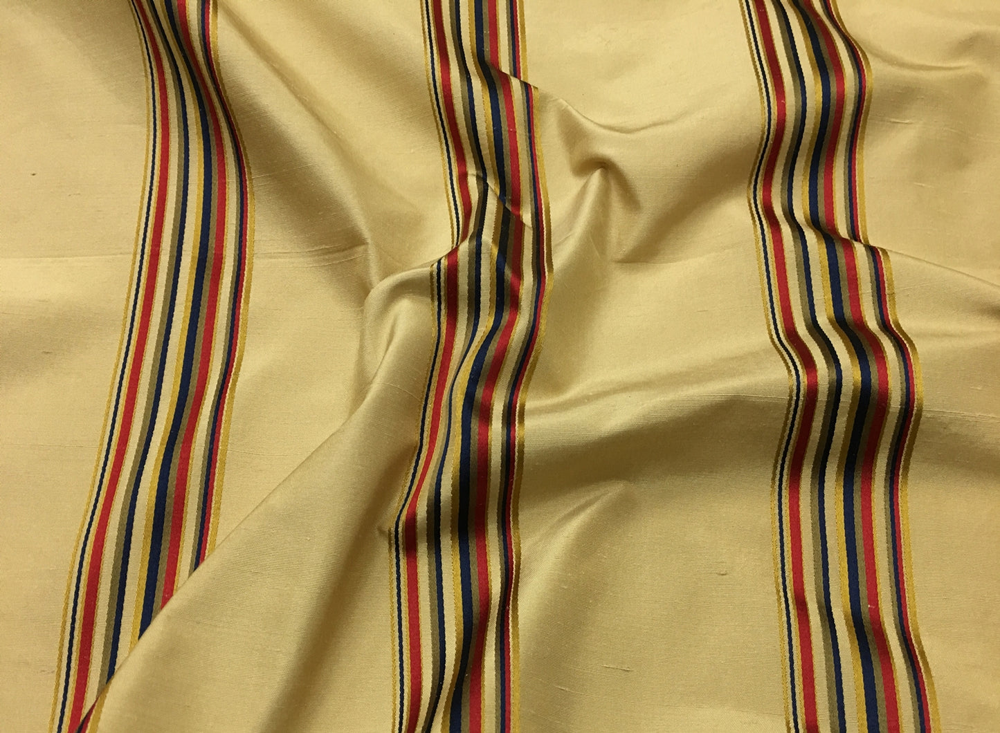 silk stripe 2057c