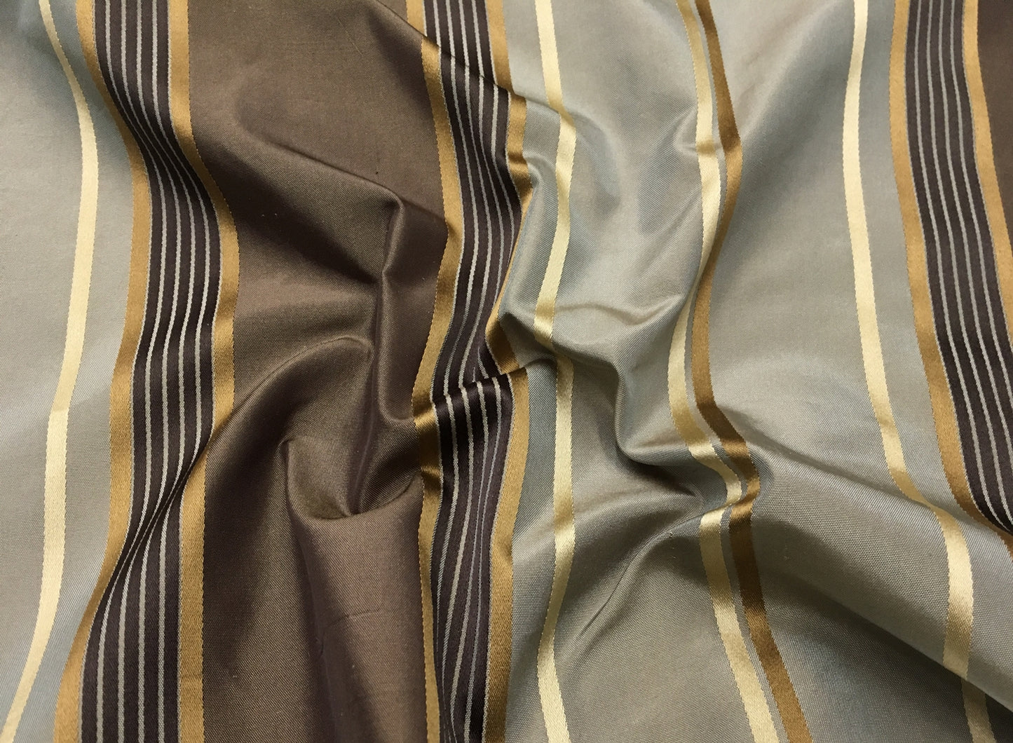 silk stripe 2070c