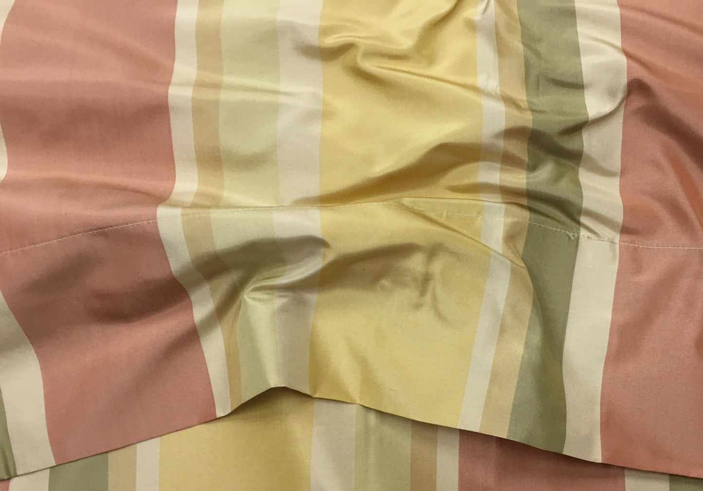 32031 Silk taffeta Drapes (Pair)