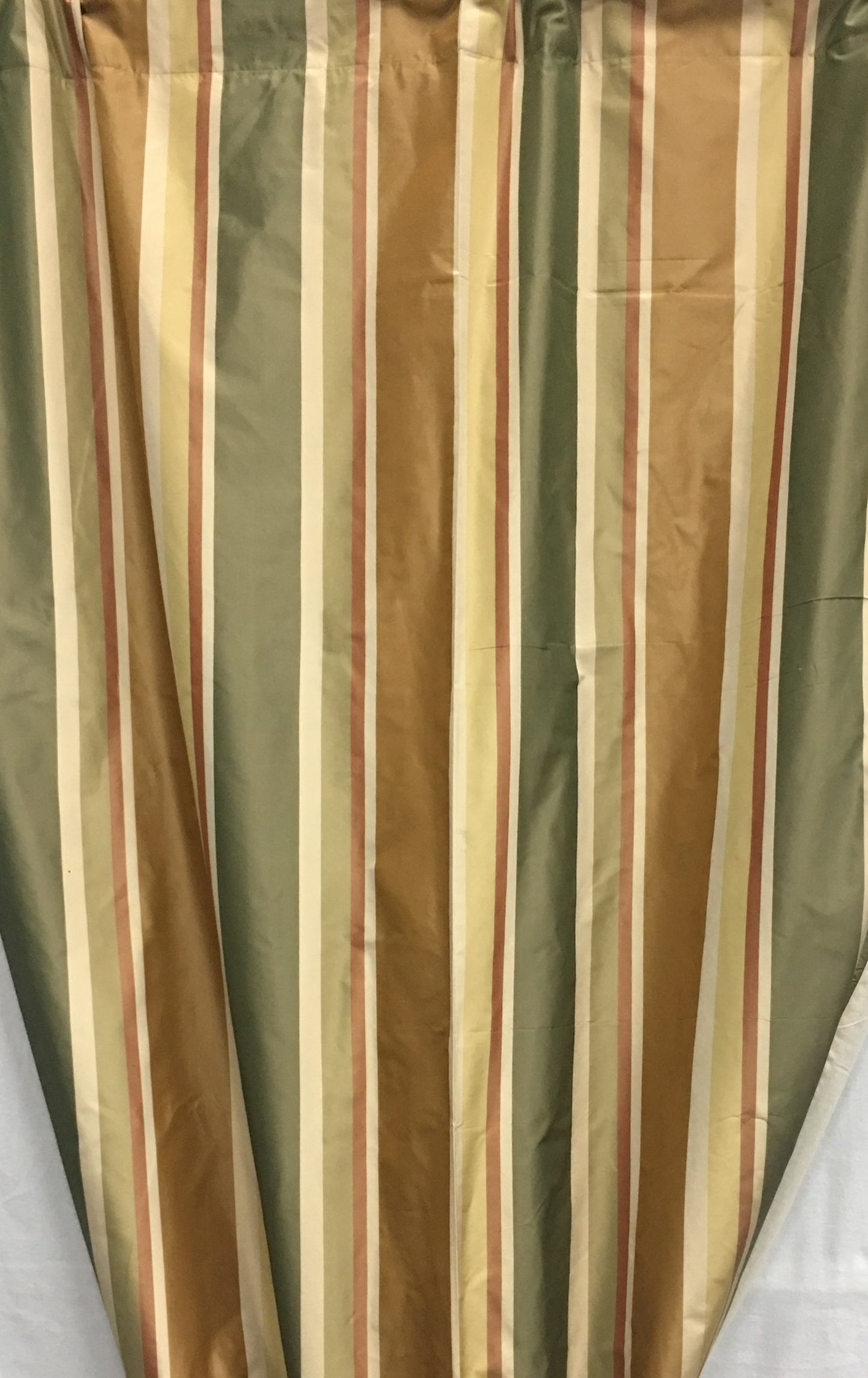 32032 Silk taffeta Drapes (Pair)