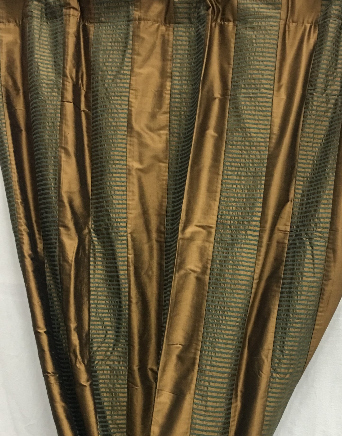 32035 Silk dupioni Drapes (Pair)