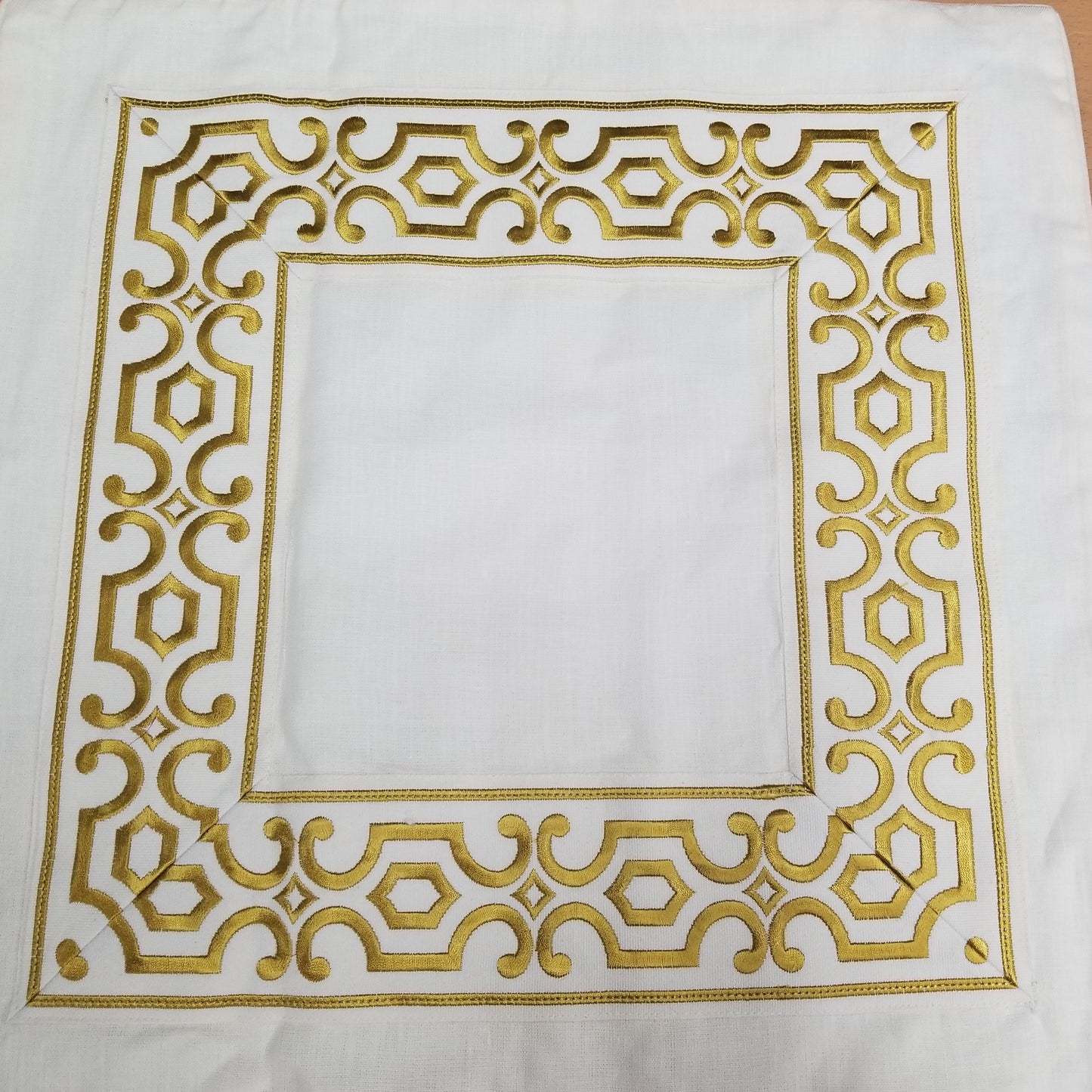 Andes Brilliant Gold on Cream Linen